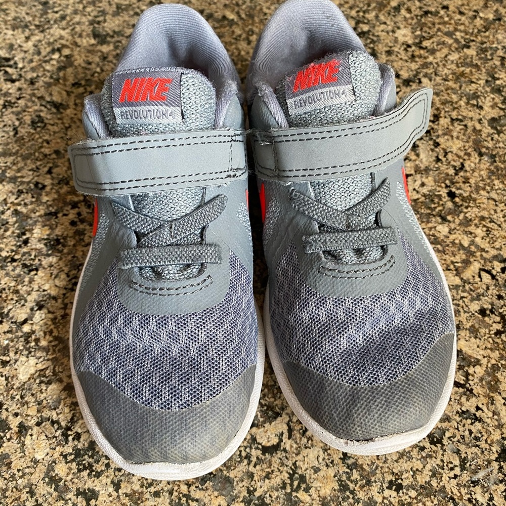 Nike toddler sneakers